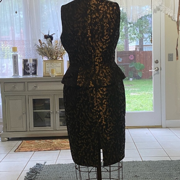 Black and gold dress - Picture 2 of 3